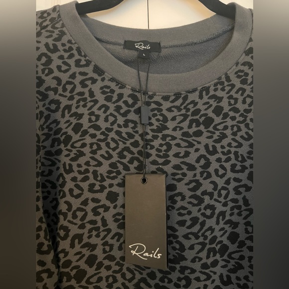 Rails Grey Cheetah Sweatshirt Sz Large - Picture 3 of 3